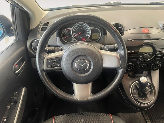 Vehicle Image 12