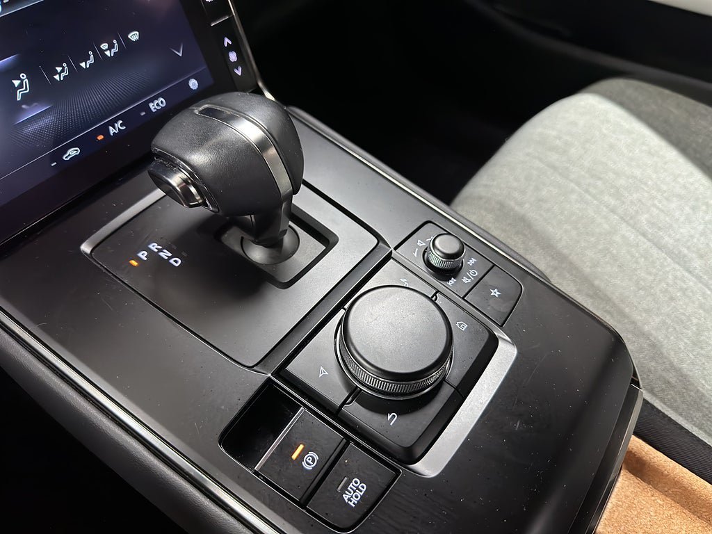 Vehicle Image 24