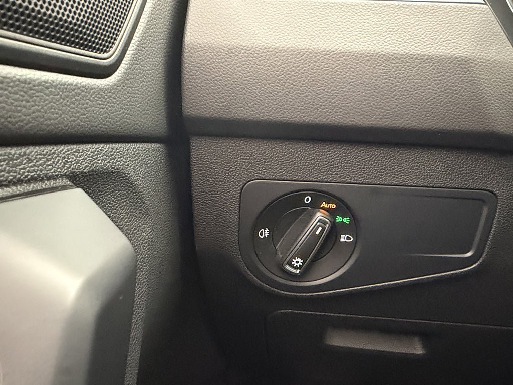 Vehicle Image 26
