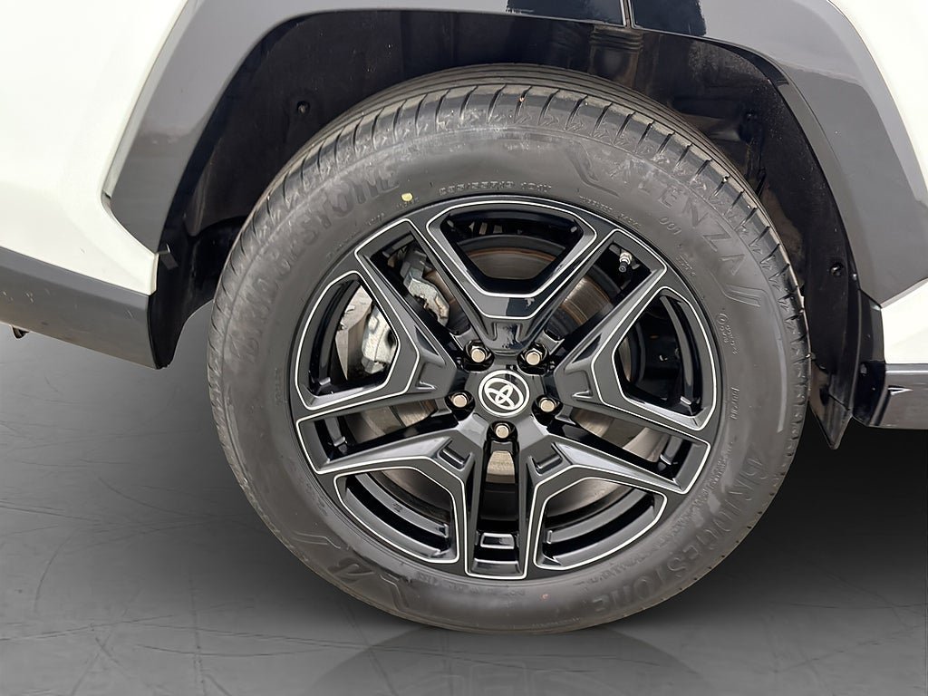 Vehicle Image 35
