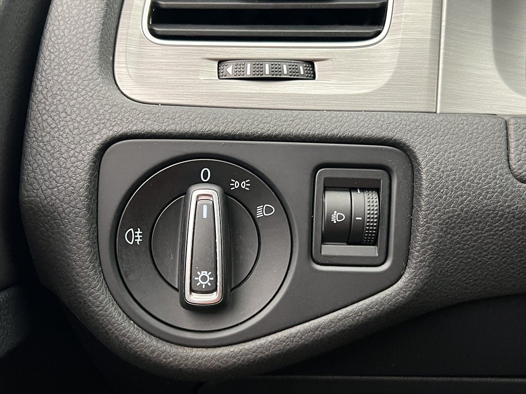 Vehicle Image 26