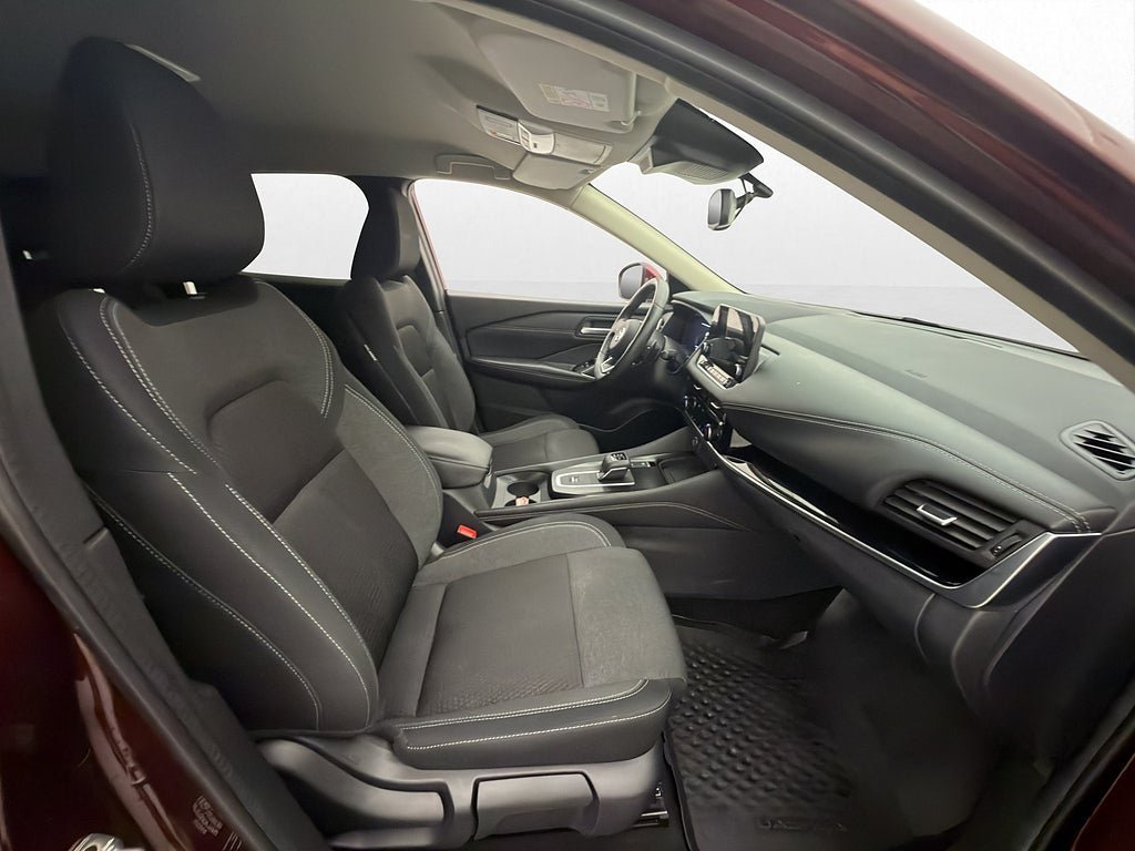 Vehicle Image 25