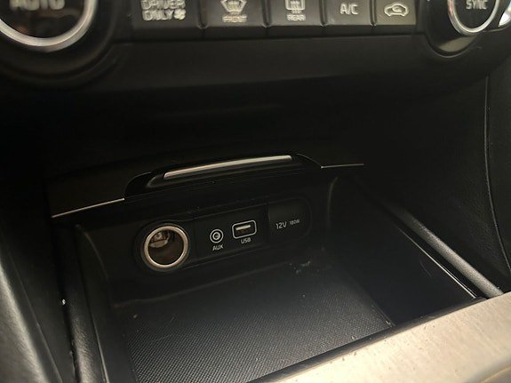 Vehicle Image 26