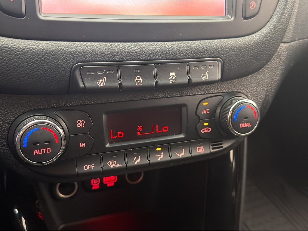 Vehicle Image 26
