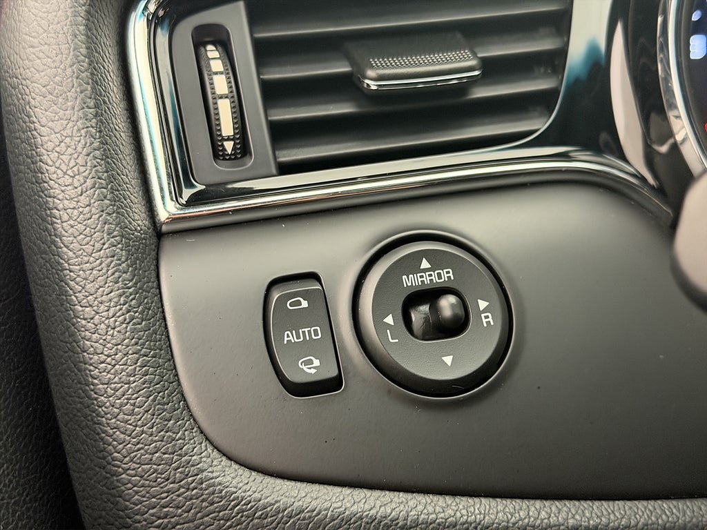 Vehicle Image 33