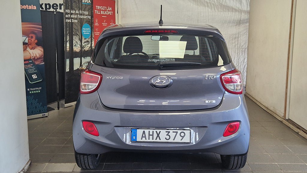 Vehicle Image 6