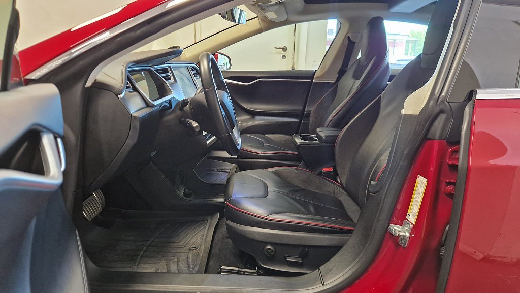 Vehicle Image 9