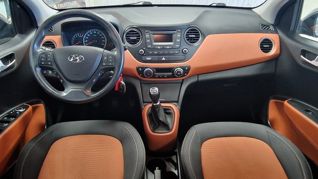 Vehicle Image 10