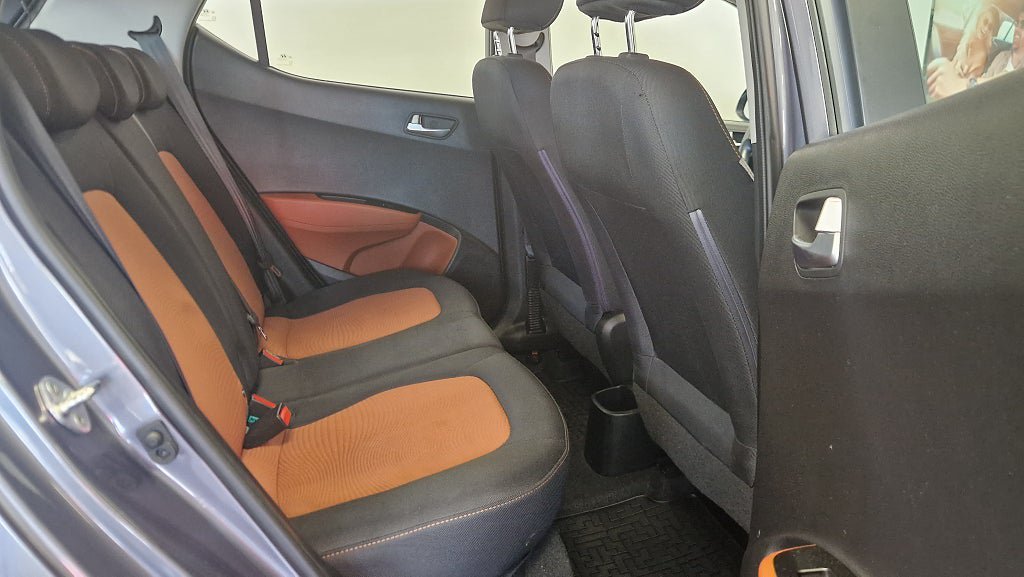 Vehicle Image 12