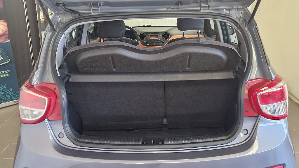 Vehicle Image 13