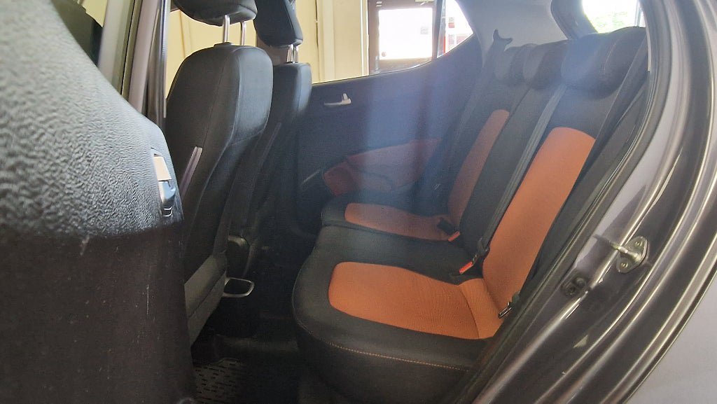 Vehicle Image 15