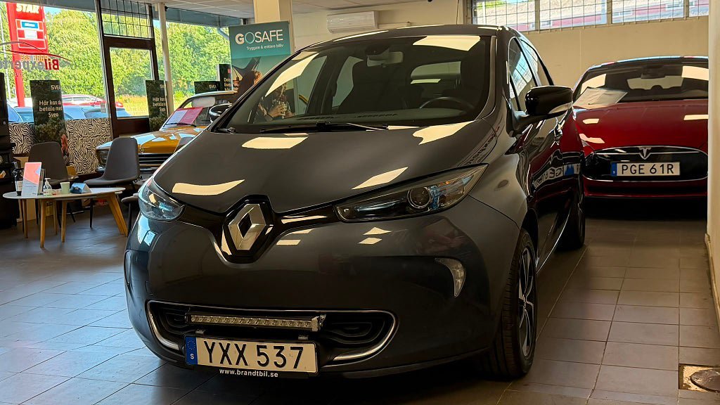 Vehicle Image 4