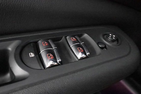 Vehicle Image 34