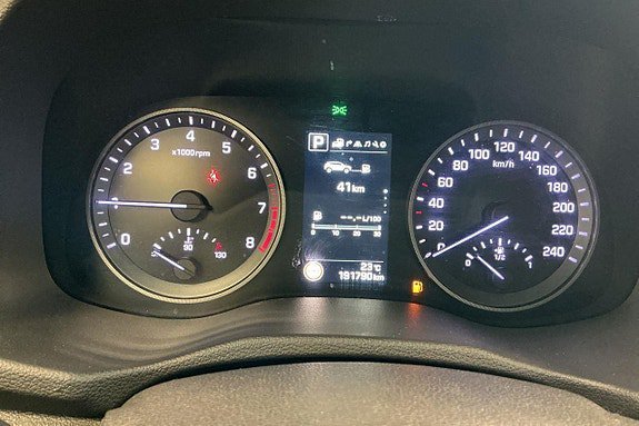 Vehicle Image 15