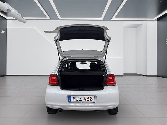 Vehicle Image 15