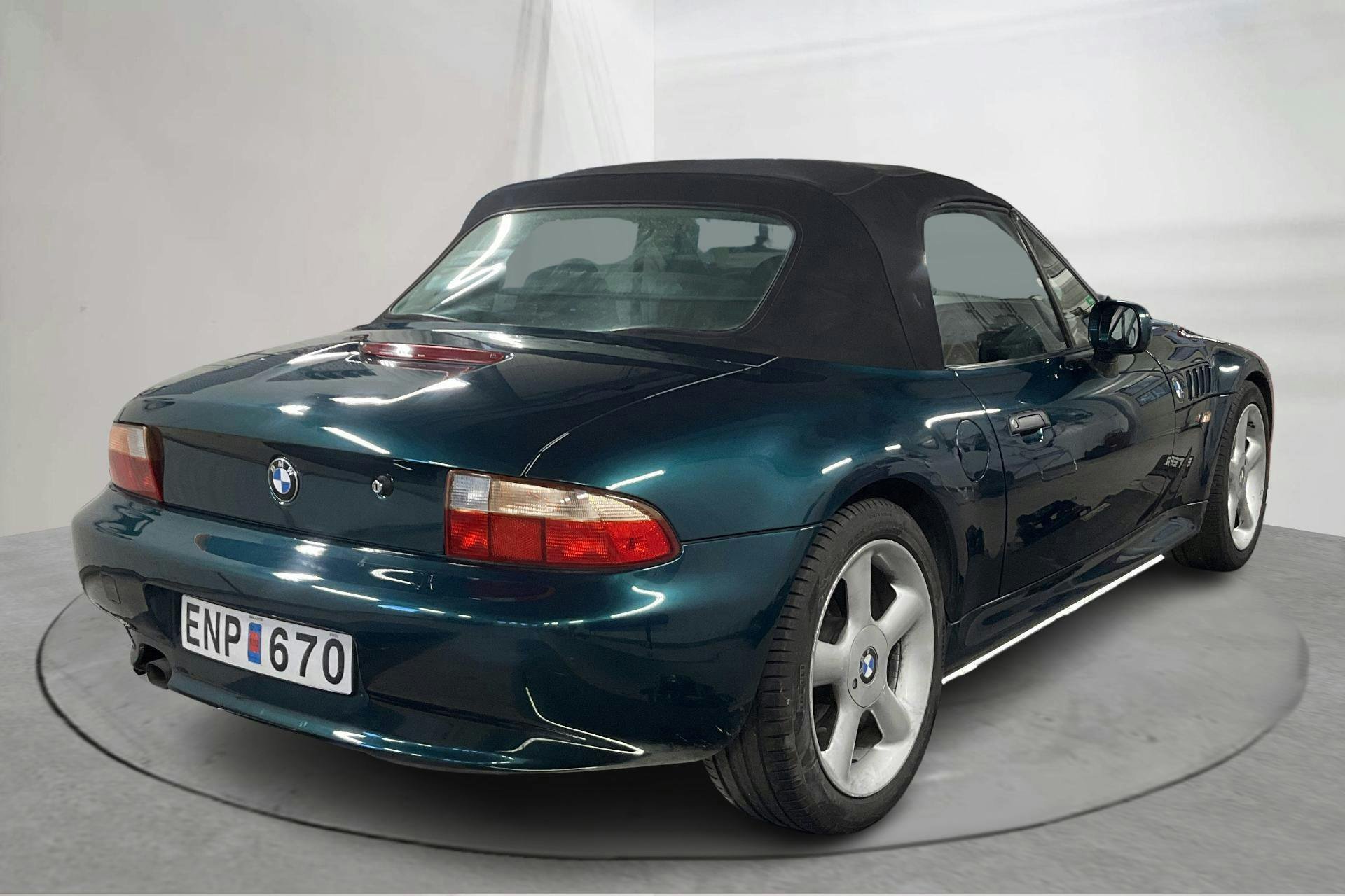 Vehicle Image 9