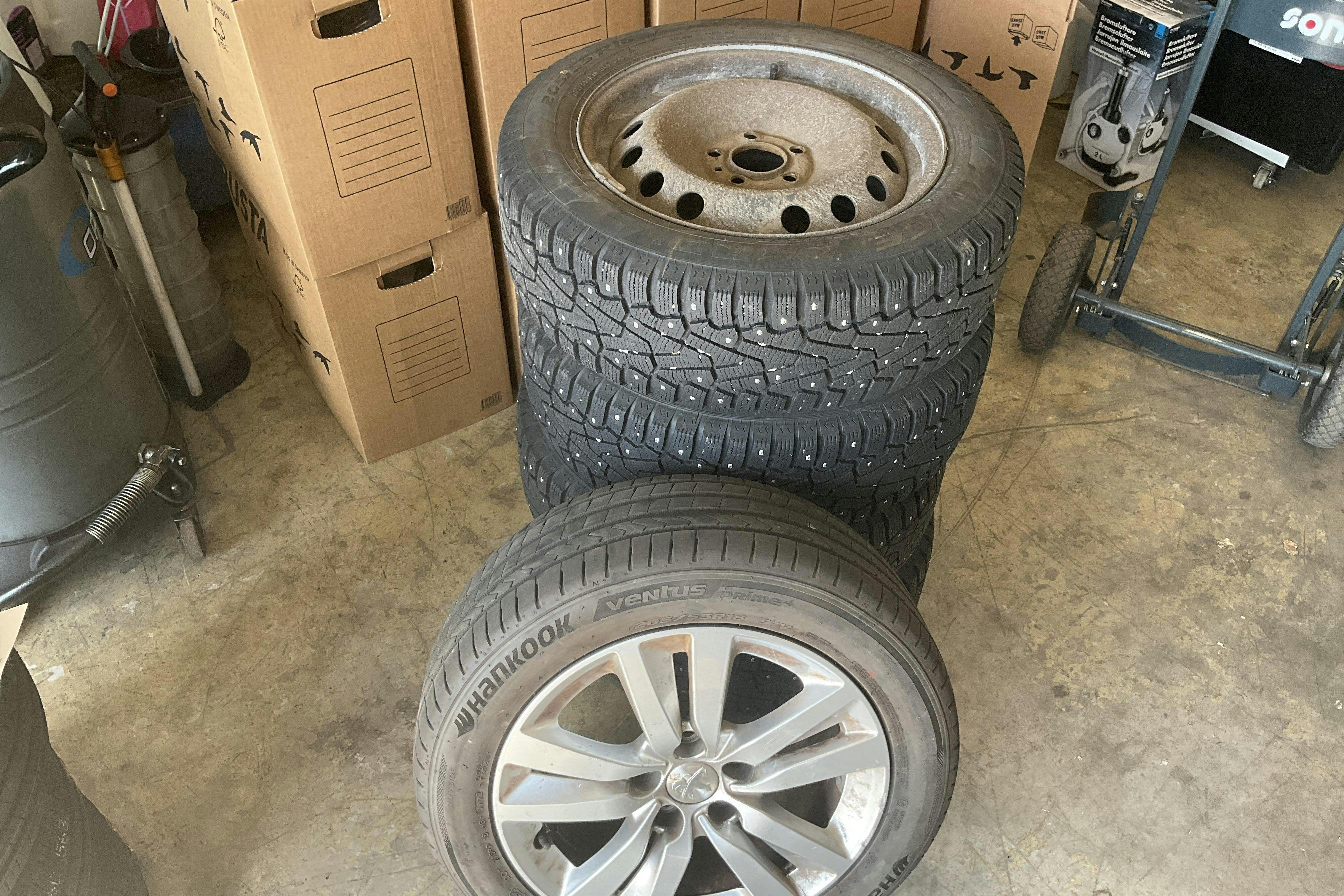 Vehicle Image 15