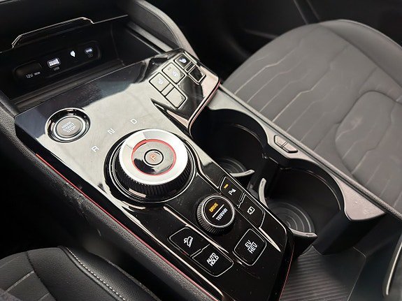 Vehicle Image 24