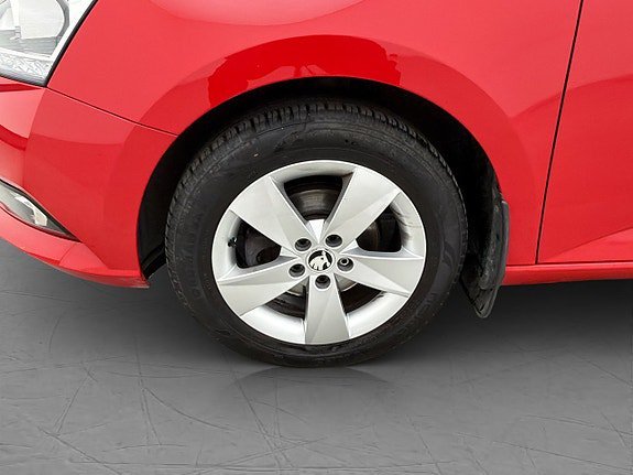 Vehicle Image 23