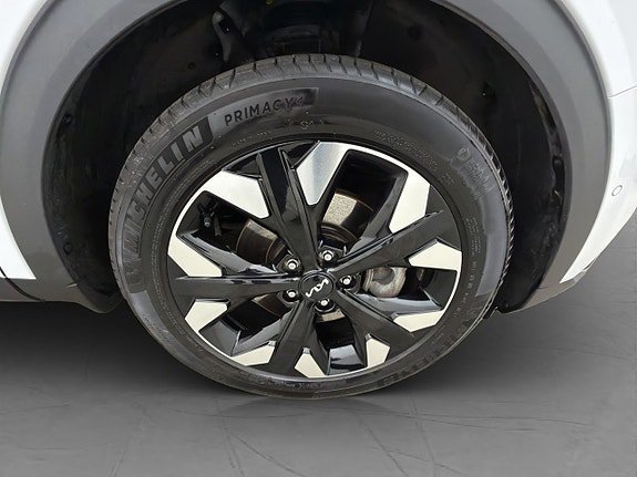 Vehicle Image 35