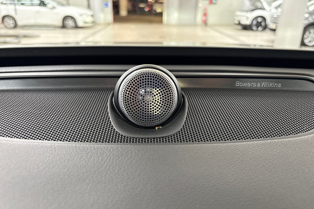 Vehicle Image 24