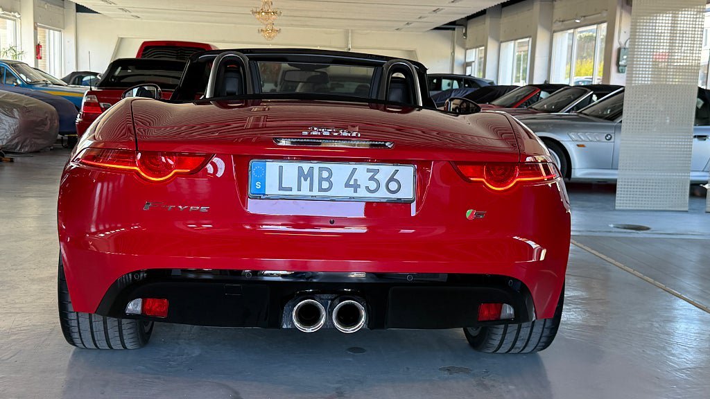 Vehicle Image 24