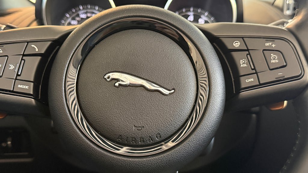 Vehicle Image 38