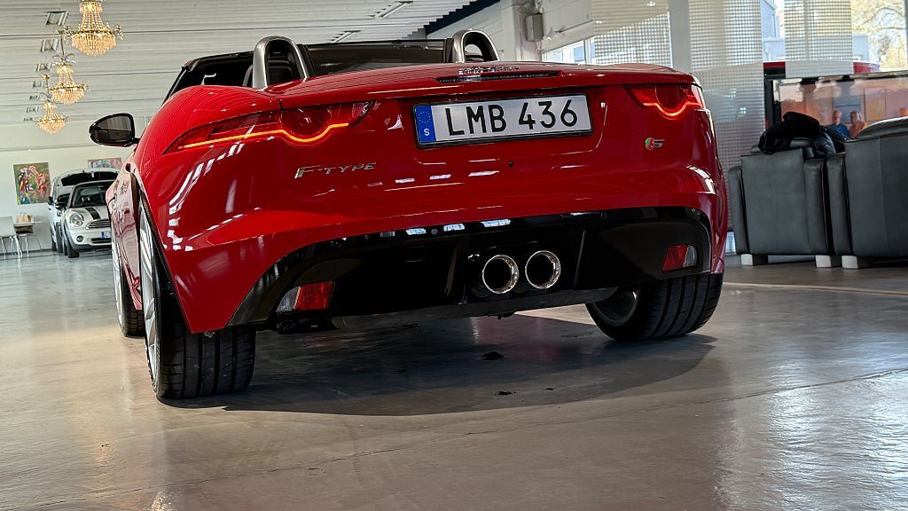 Vehicle Image 42