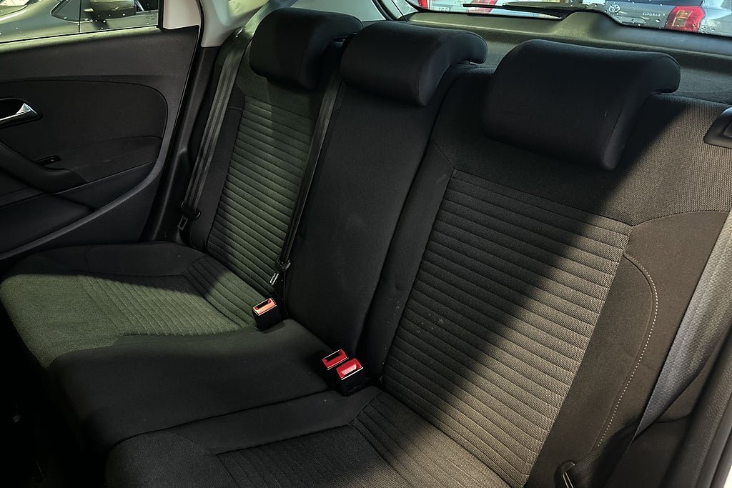 Vehicle Image 17