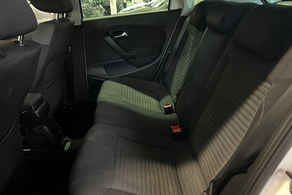 Vehicle Image 18