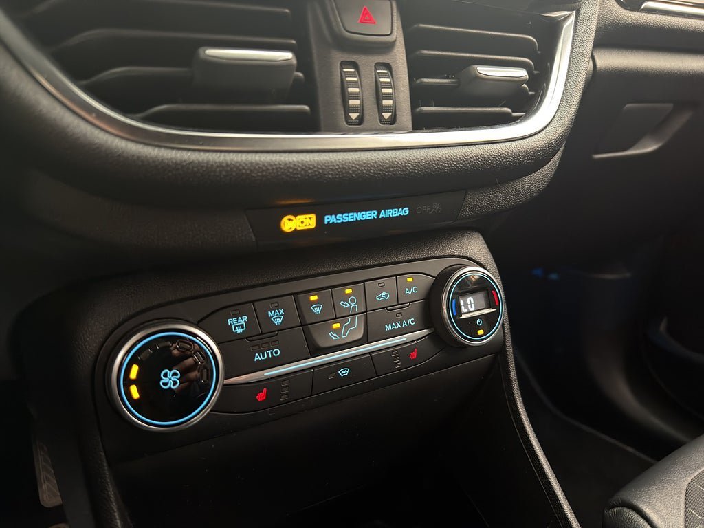 Vehicle Image 24