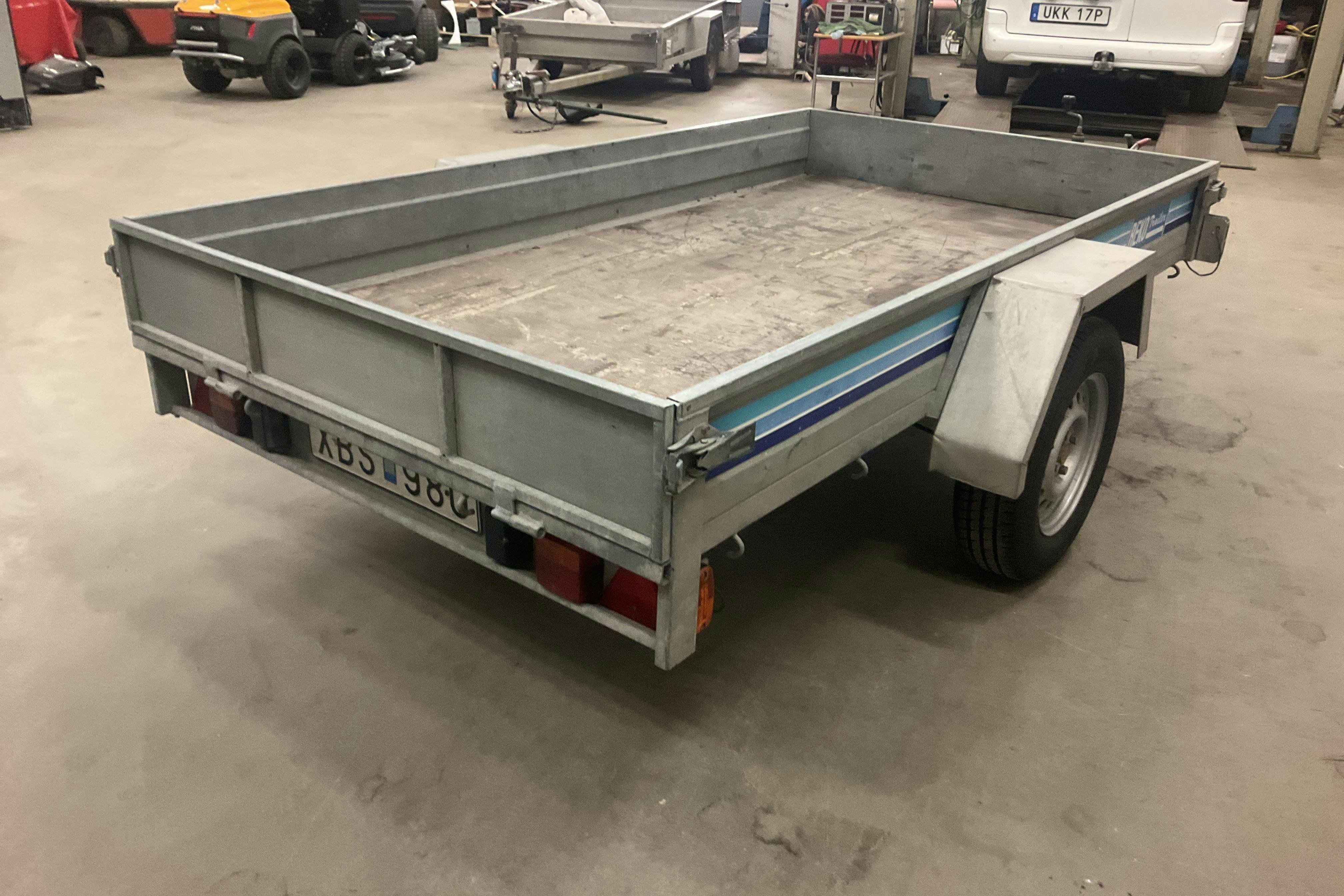 Vehicle Image 9