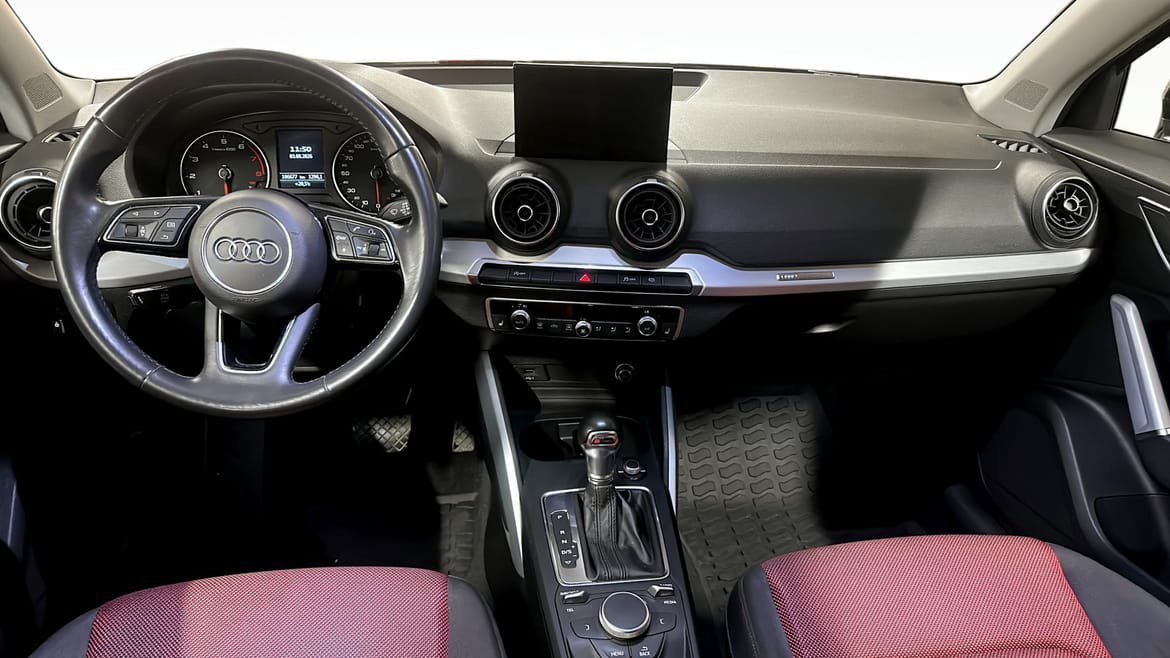 Vehicle Image 10