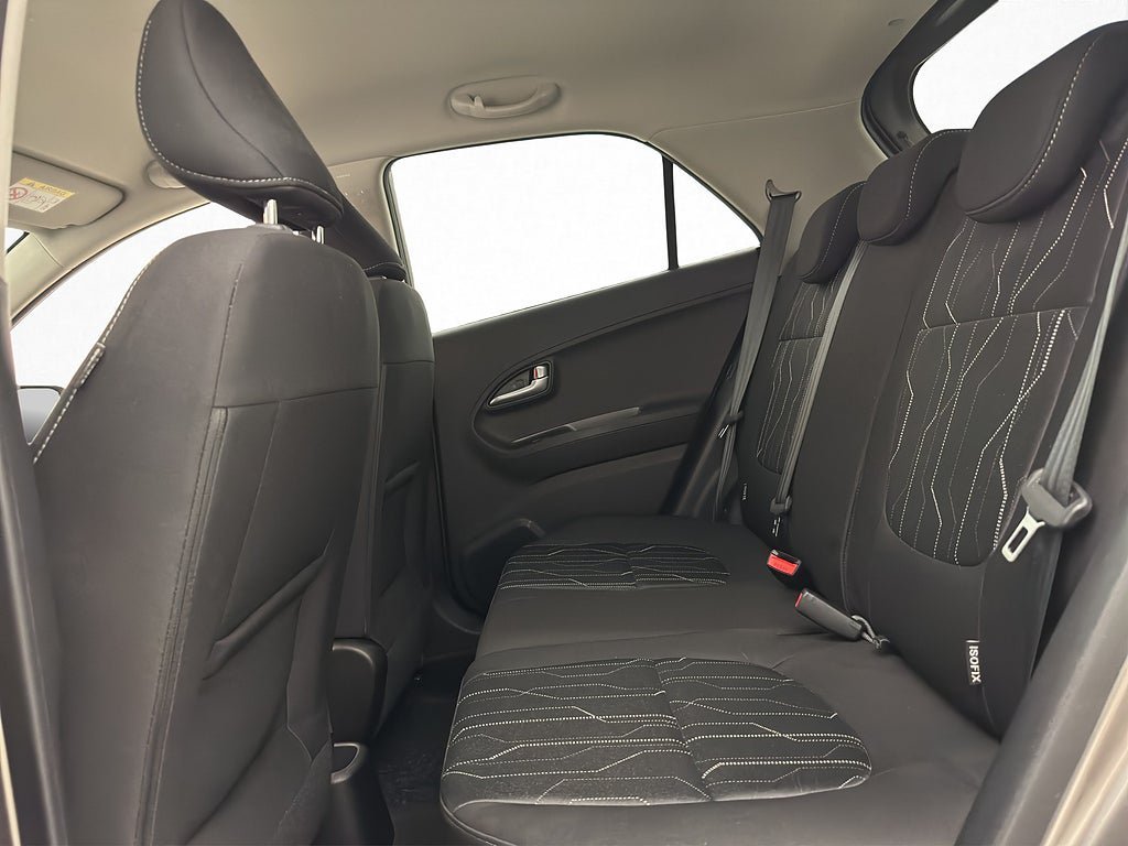 Vehicle Image 15