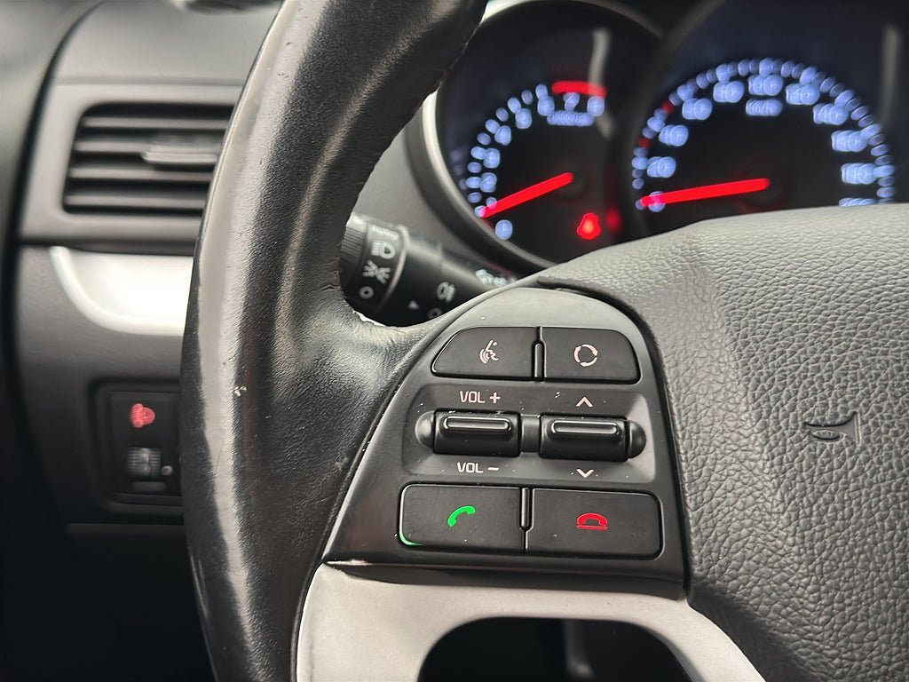 Vehicle Image 17