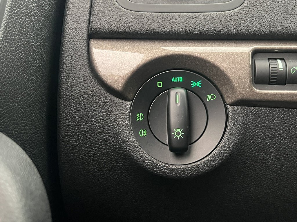 Vehicle Image 29
