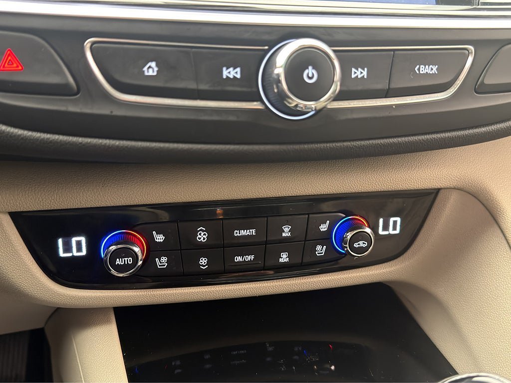 Vehicle Image 22
