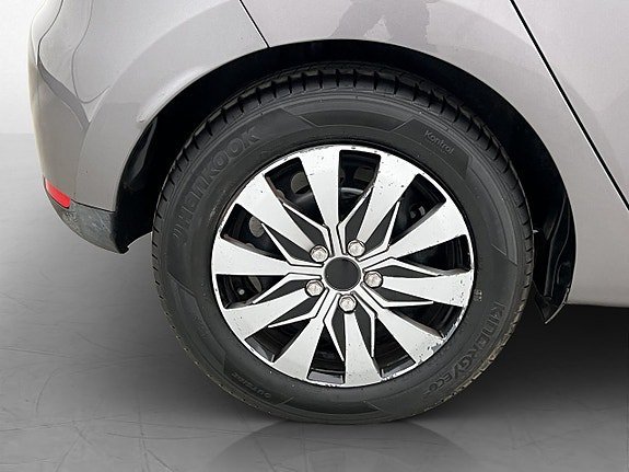 Vehicle Image 21