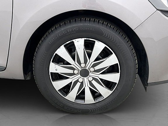 Vehicle Image 22