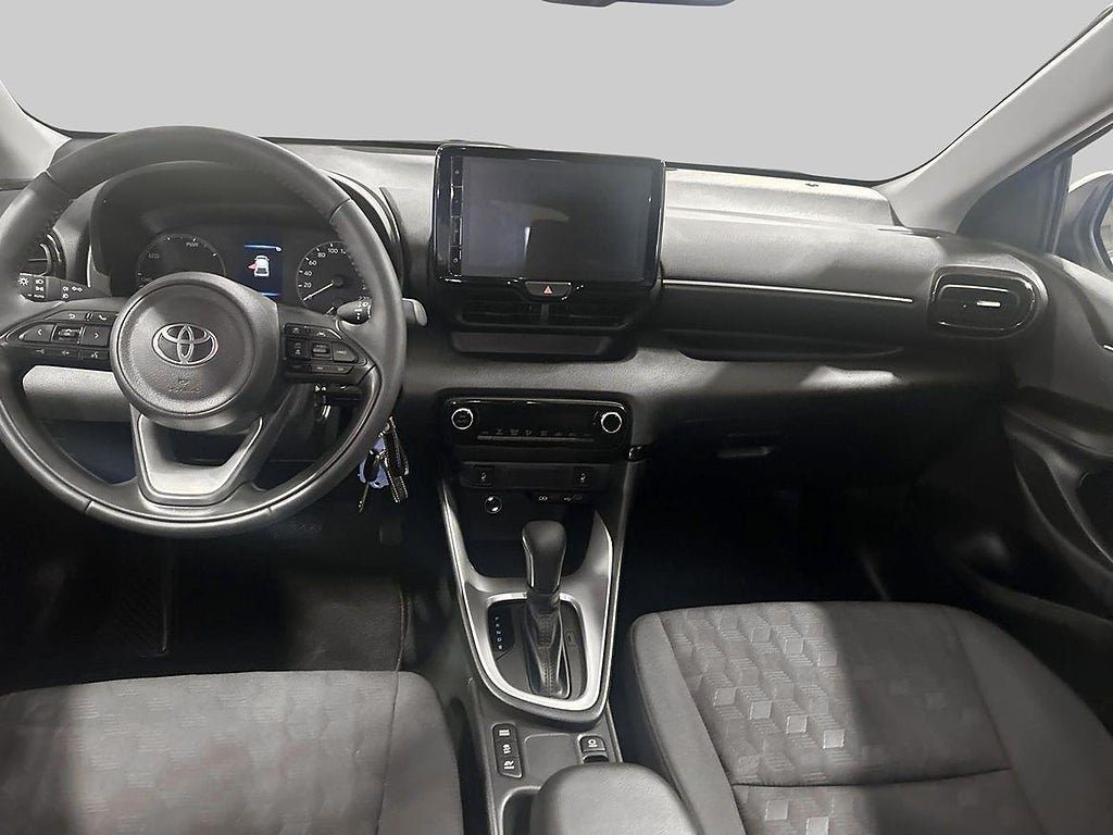 Vehicle Image 12