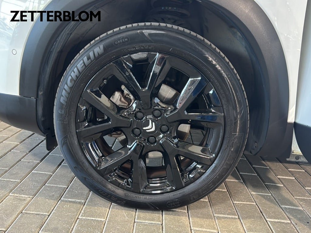 Vehicle Image 13