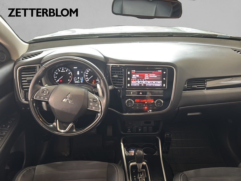 Vehicle Image 10