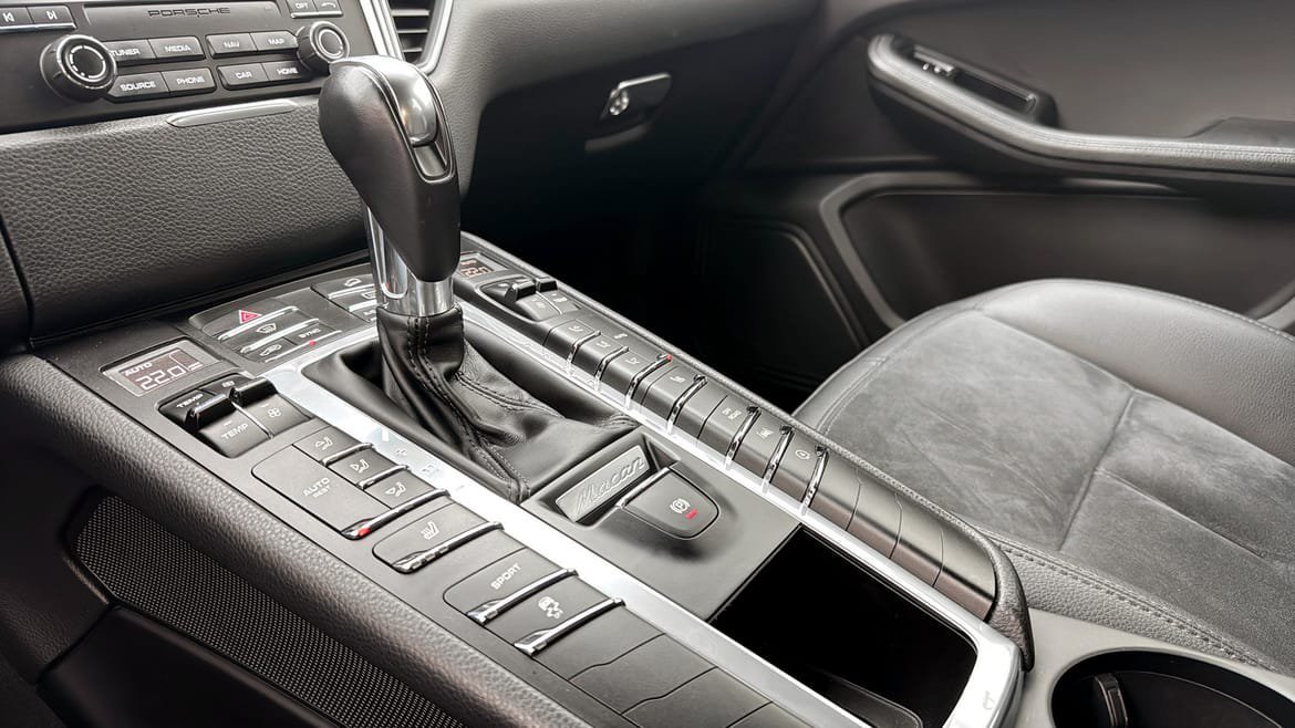 Vehicle Image 18