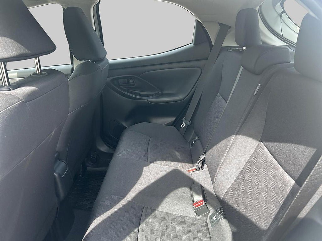 Vehicle Image 10