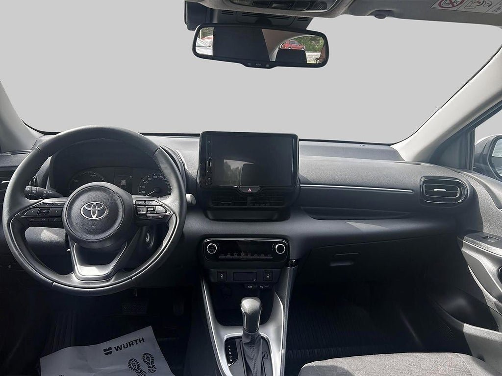 Vehicle Image 11