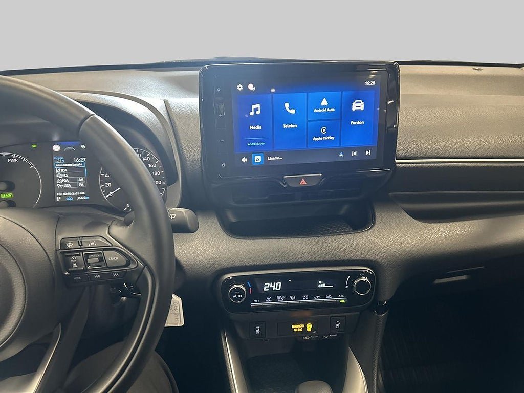 Vehicle Image 16