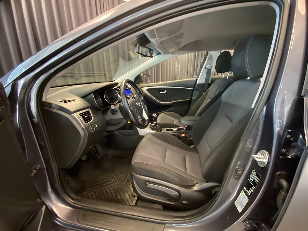 Vehicle Image 33