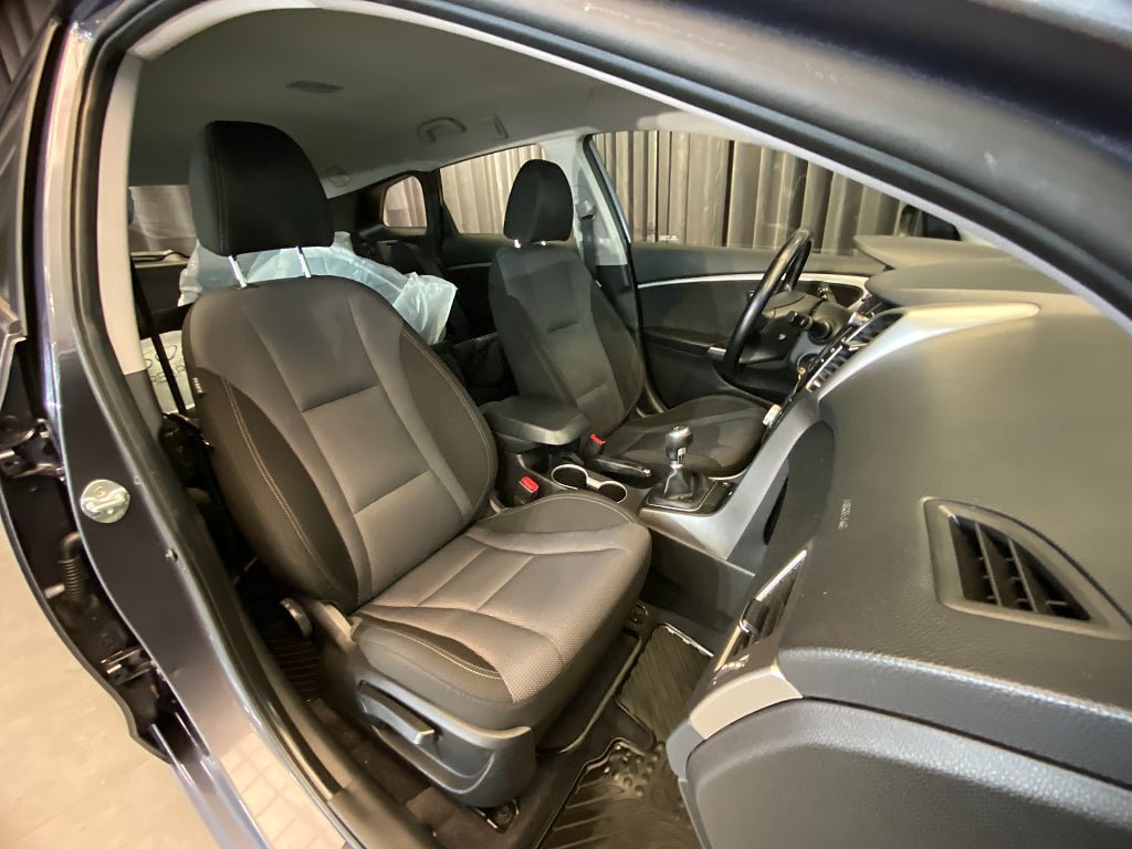 Vehicle Image 37