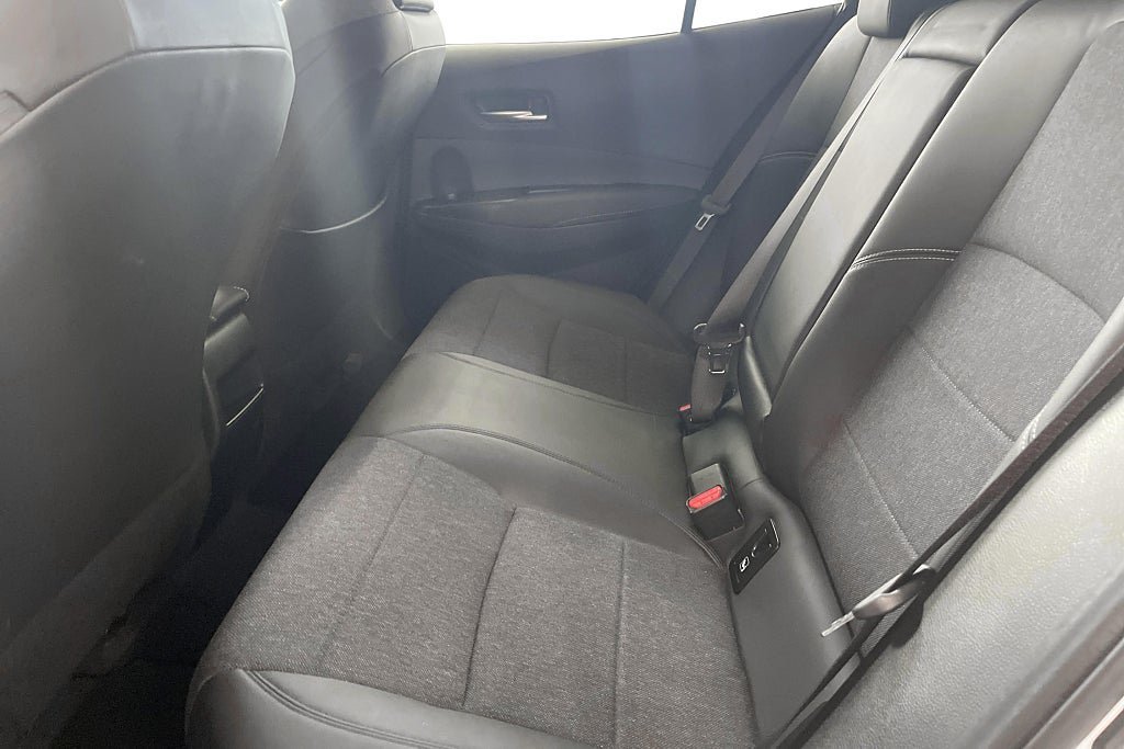 Vehicle Image 16