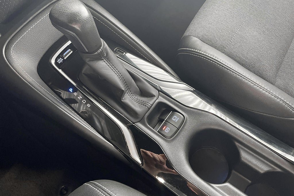 Vehicle Image 25